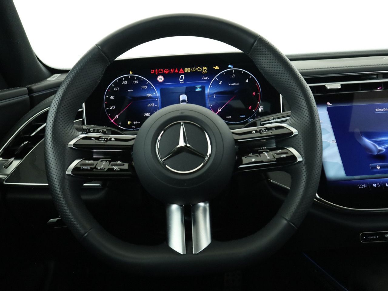 Mercedes-Benz E-Klasse – Bild 11