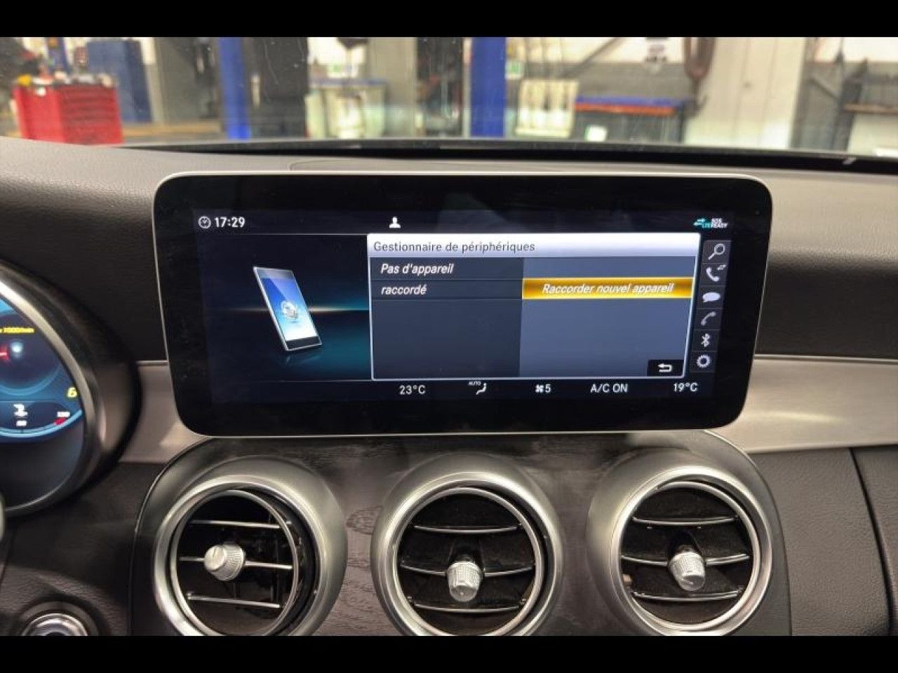 Photo du v&eacute;hicule 17 / 18