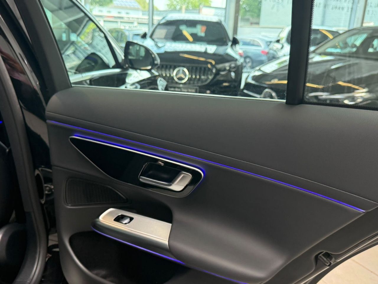 Mercedes-Benz E-Klasse – Bild 21