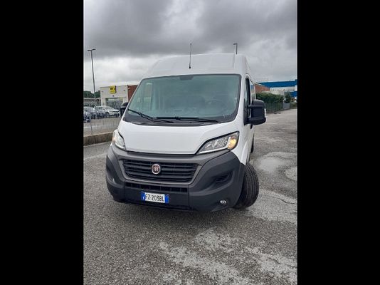 Vehicle image 2 / 21
