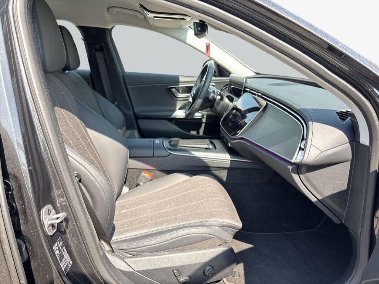 Mercedes-Benz E-Klasse – Bild 12