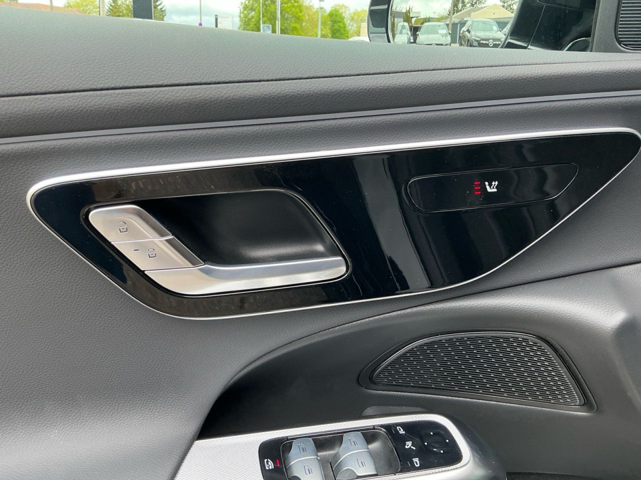 Mercedes-Benz E-Klasse – Bild 12