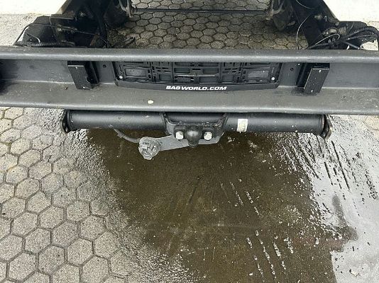 Vehicle image 6 / 15