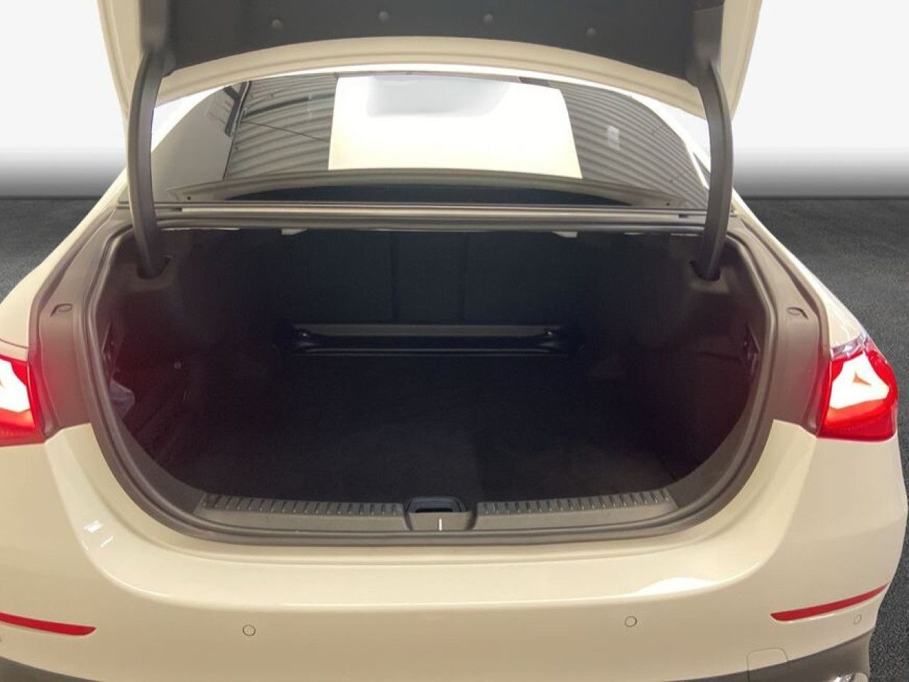 Mercedes-Benz E-Klasse – Bild 8