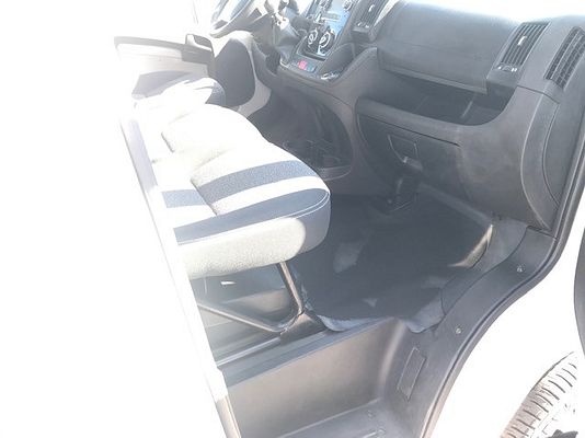 Vehicle image 15 / 16