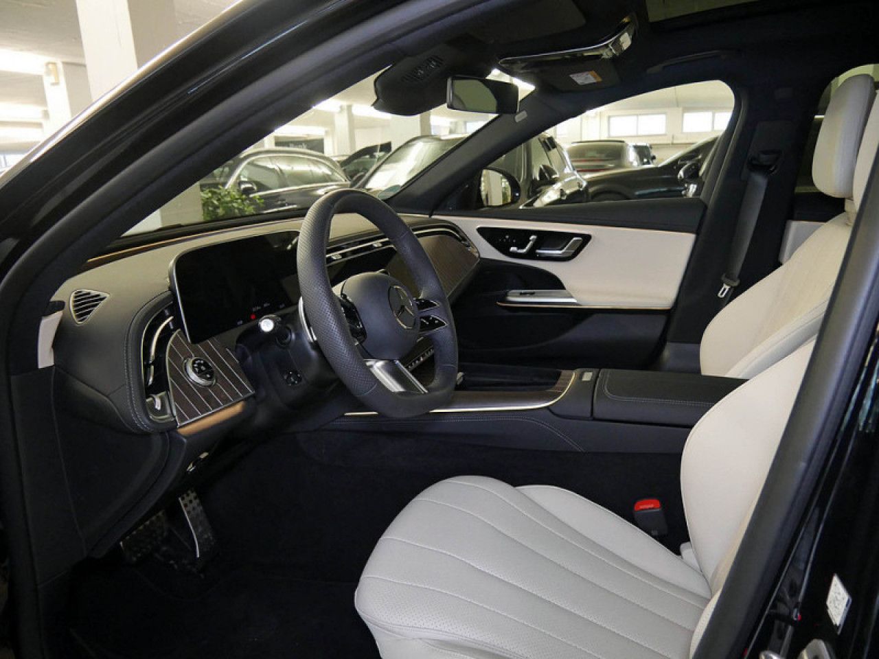 Mercedes-Benz E-Klasse – Bild 13
