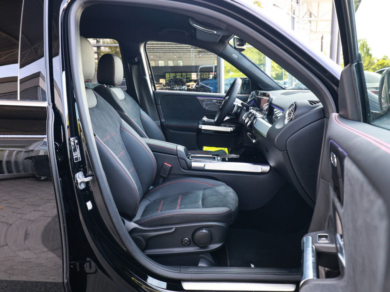 Mercedes-Benz GLB – Bild 2
