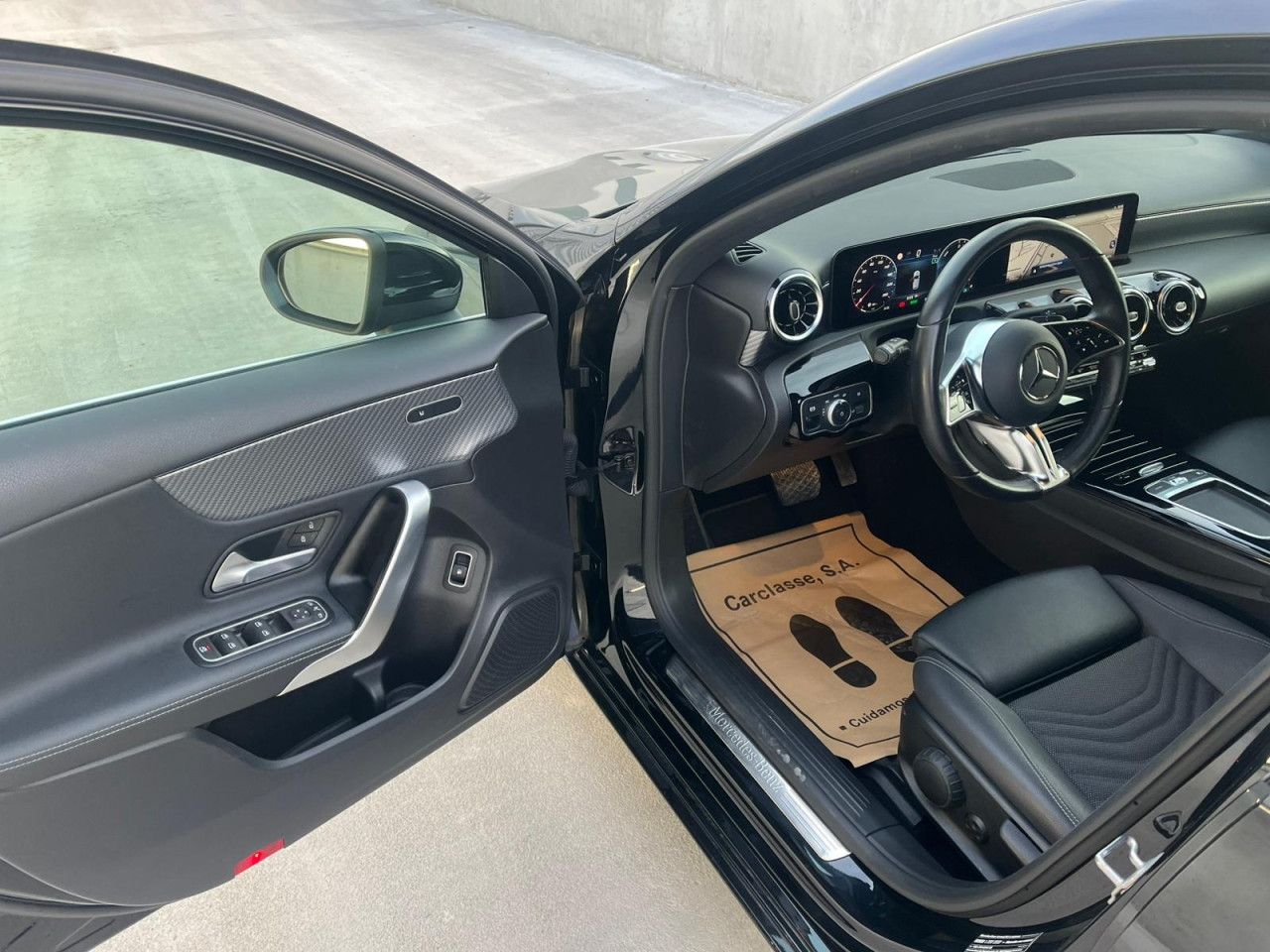 Imagem do veículo 2 / 8