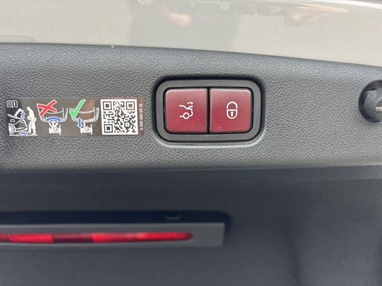 Mercedes-Benz E-Klasse – Bild 23