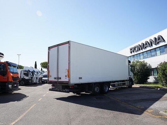 Vehicle image 9 / 15
