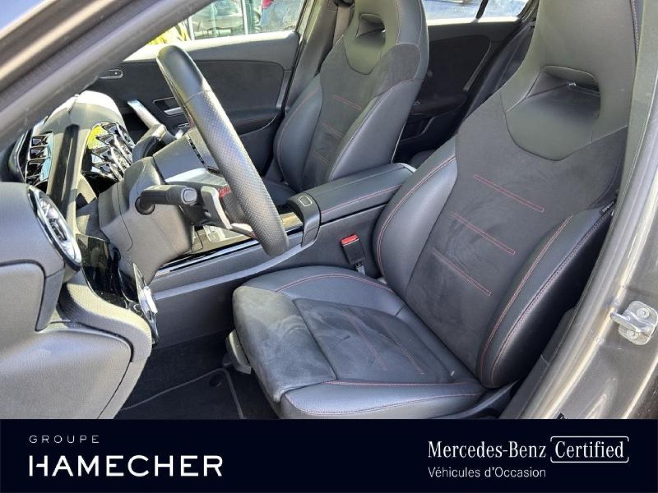 Photo du v&eacute;hicule 10 / 18