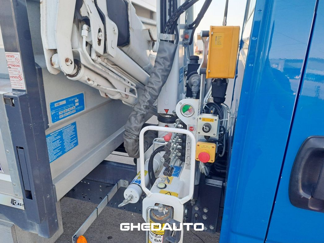 IVECO | DAILY 35C18 3.0 RIBALTABILE CON GRU E RADIOCOMANDO