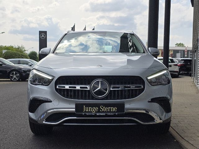 Mercedes-Benz GLA 220