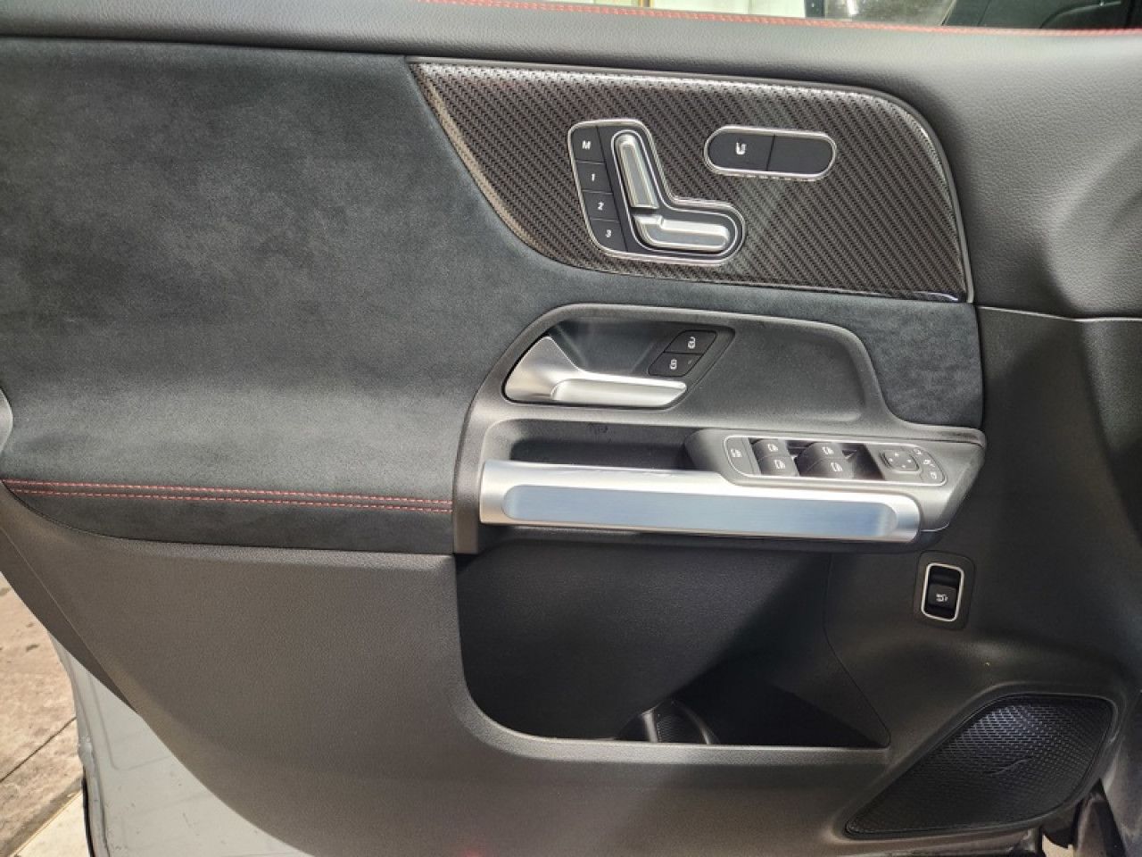 Photo du v&eacute;hicule 13 / 16