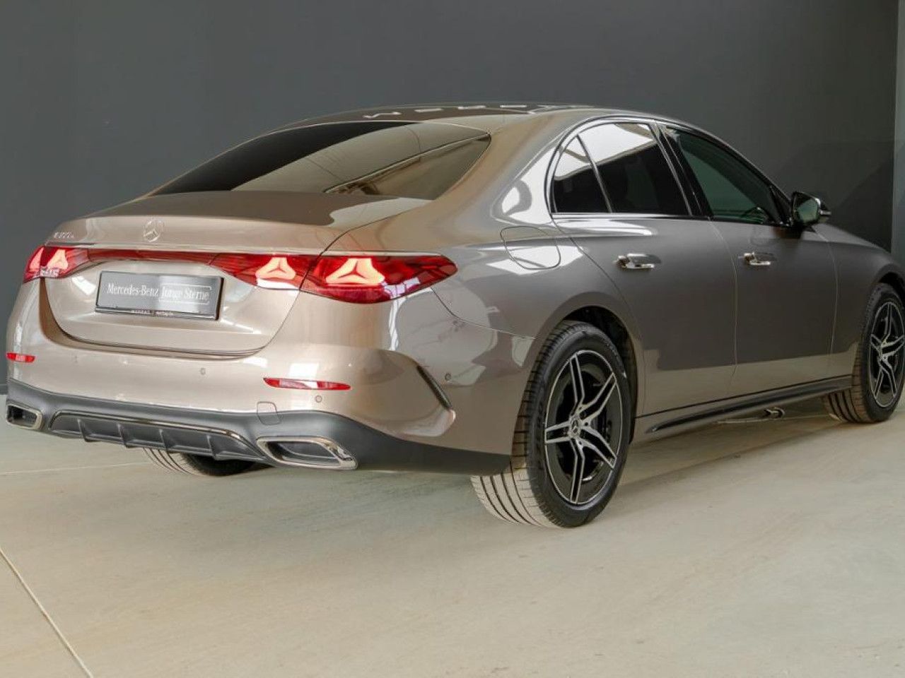 Mercedes-Benz E-Klasse – Bild 3