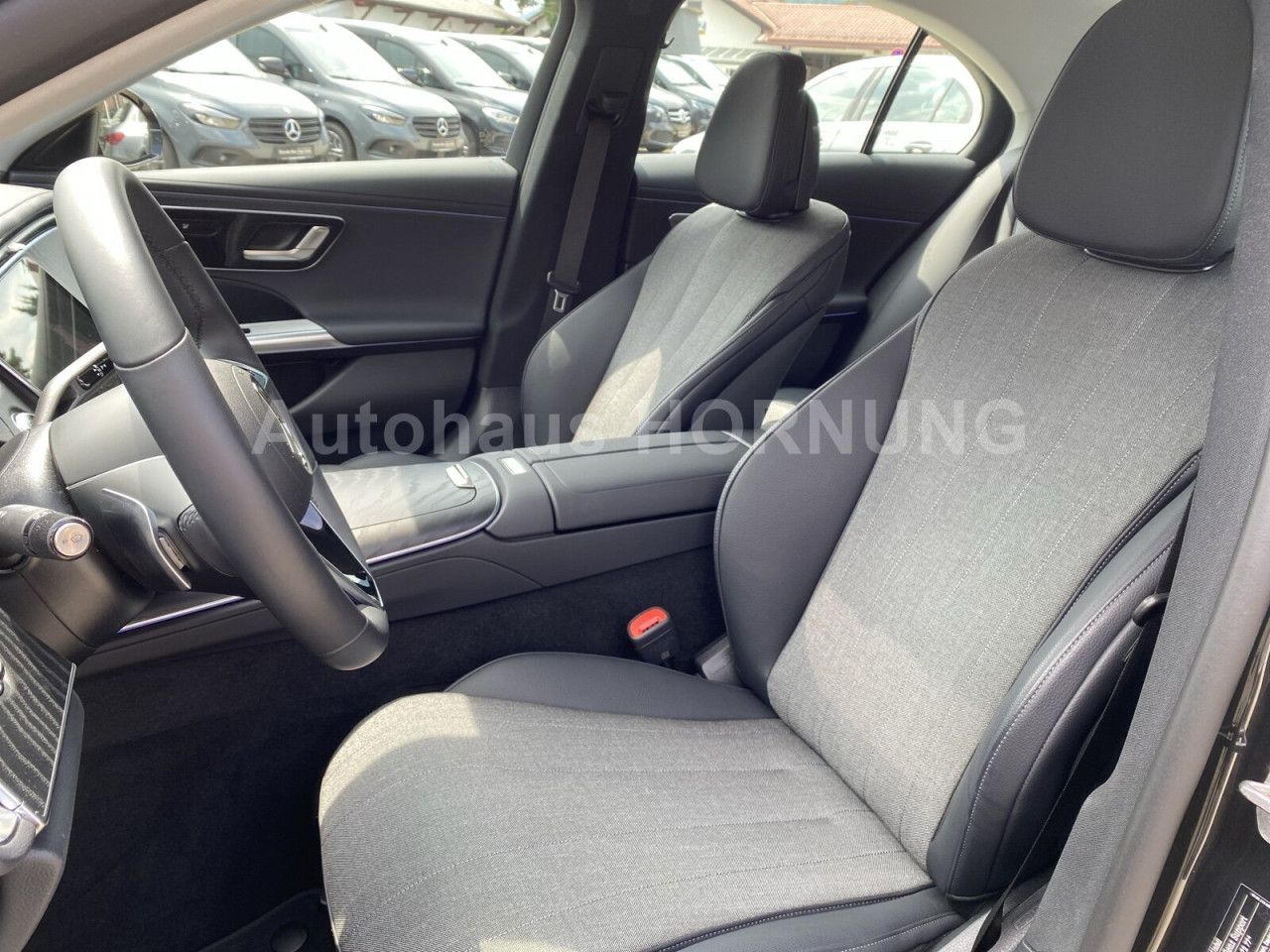 Mercedes-Benz E-Klasse – Bild 14