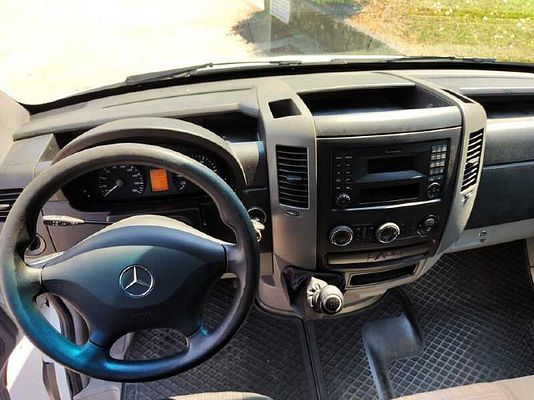 Vehicle image 7 / 11