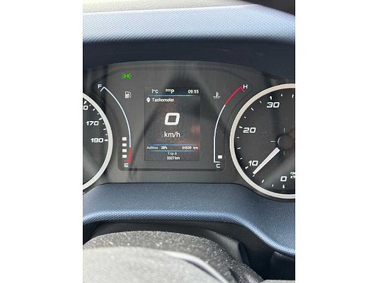 Vehicle image 6 / 7
