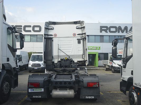 Vehicle image 4 / 7