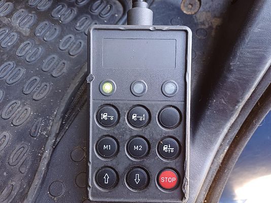 Vehicle image 7 / 13