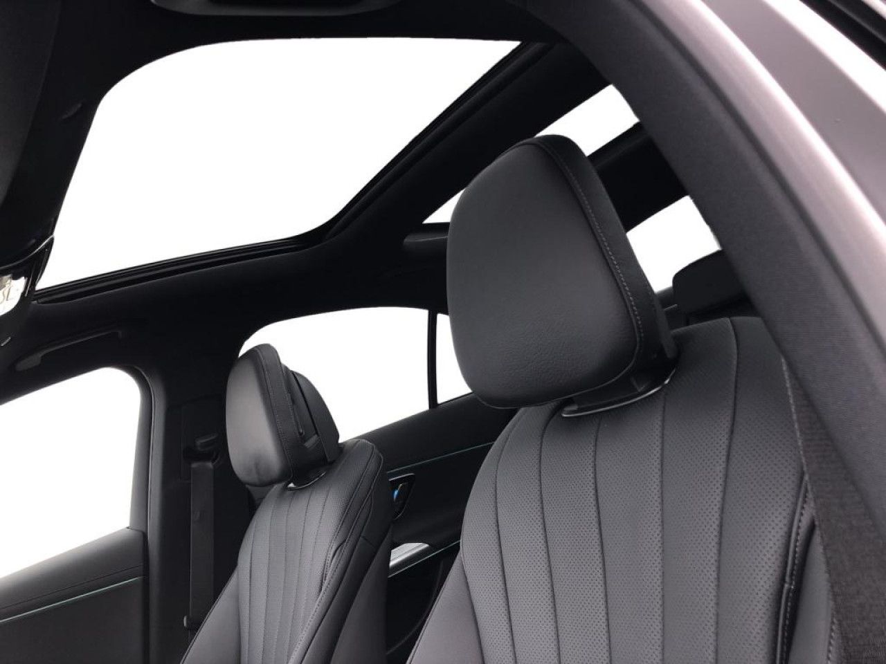 Mercedes-Benz E-Klasse – Bild 13