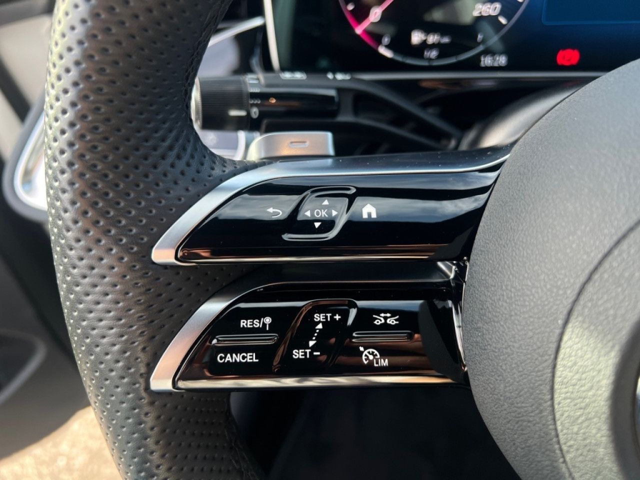 Mercedes-Benz E-Klasse – Bild 11
