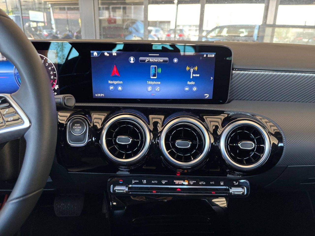 Photo du v&eacute;hicule 16 / 18