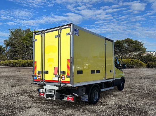 Vehicle image 8 / 17
