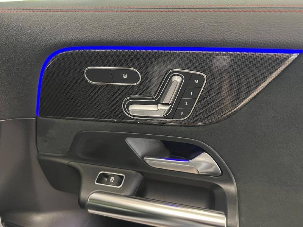 Photo du v&eacute;hicule 15 / 18