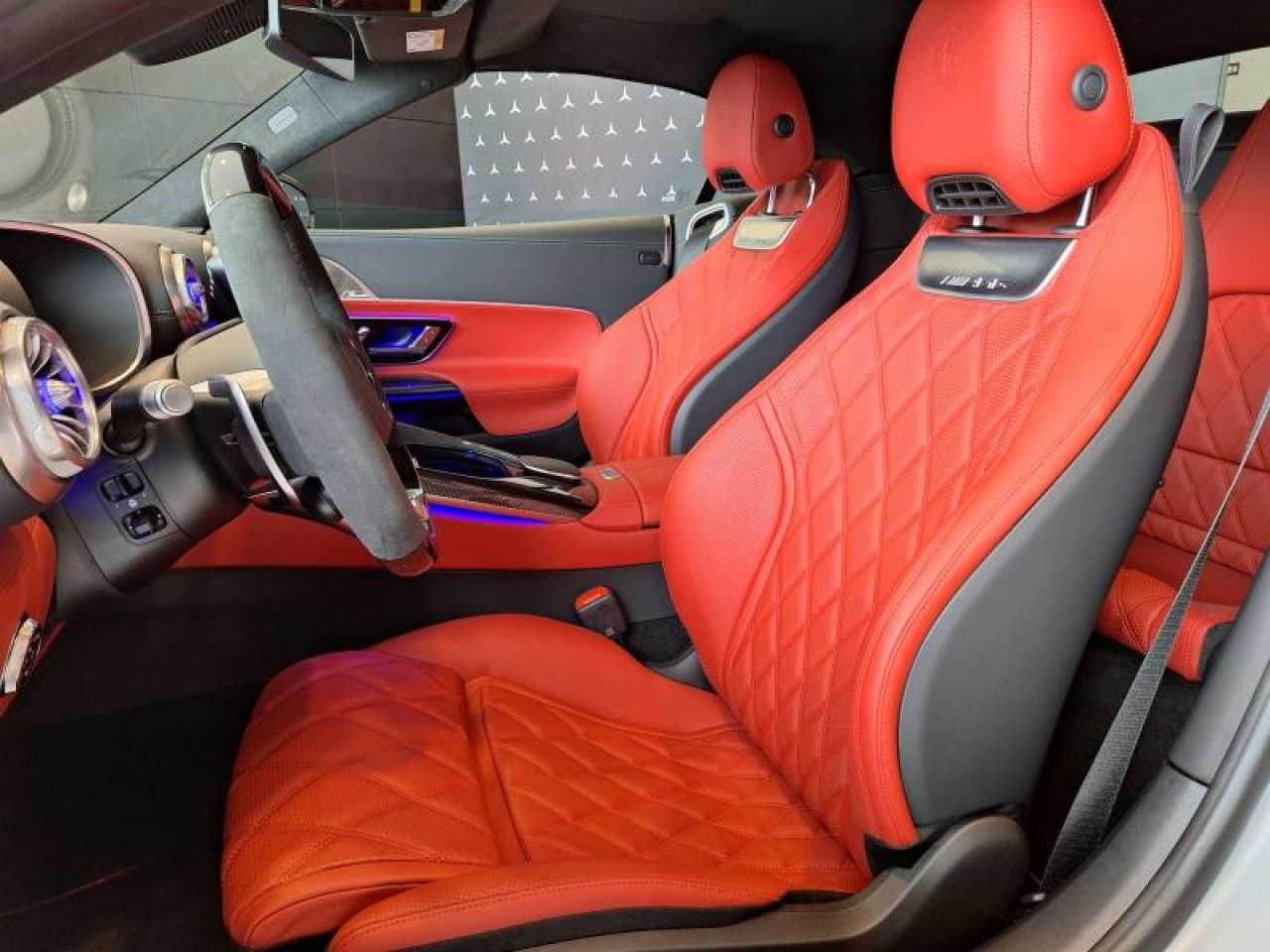 Photo du v&eacute;hicule 16 / 18