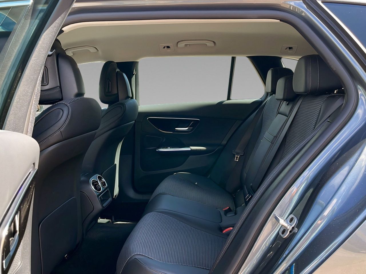 Mercedes-Benz C-Klasse – Bild 9