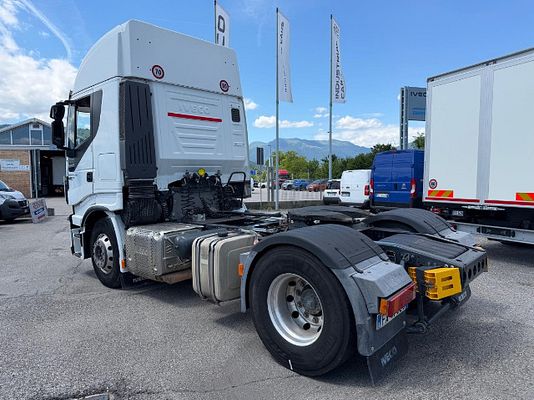 Vehicle image 11 / 15