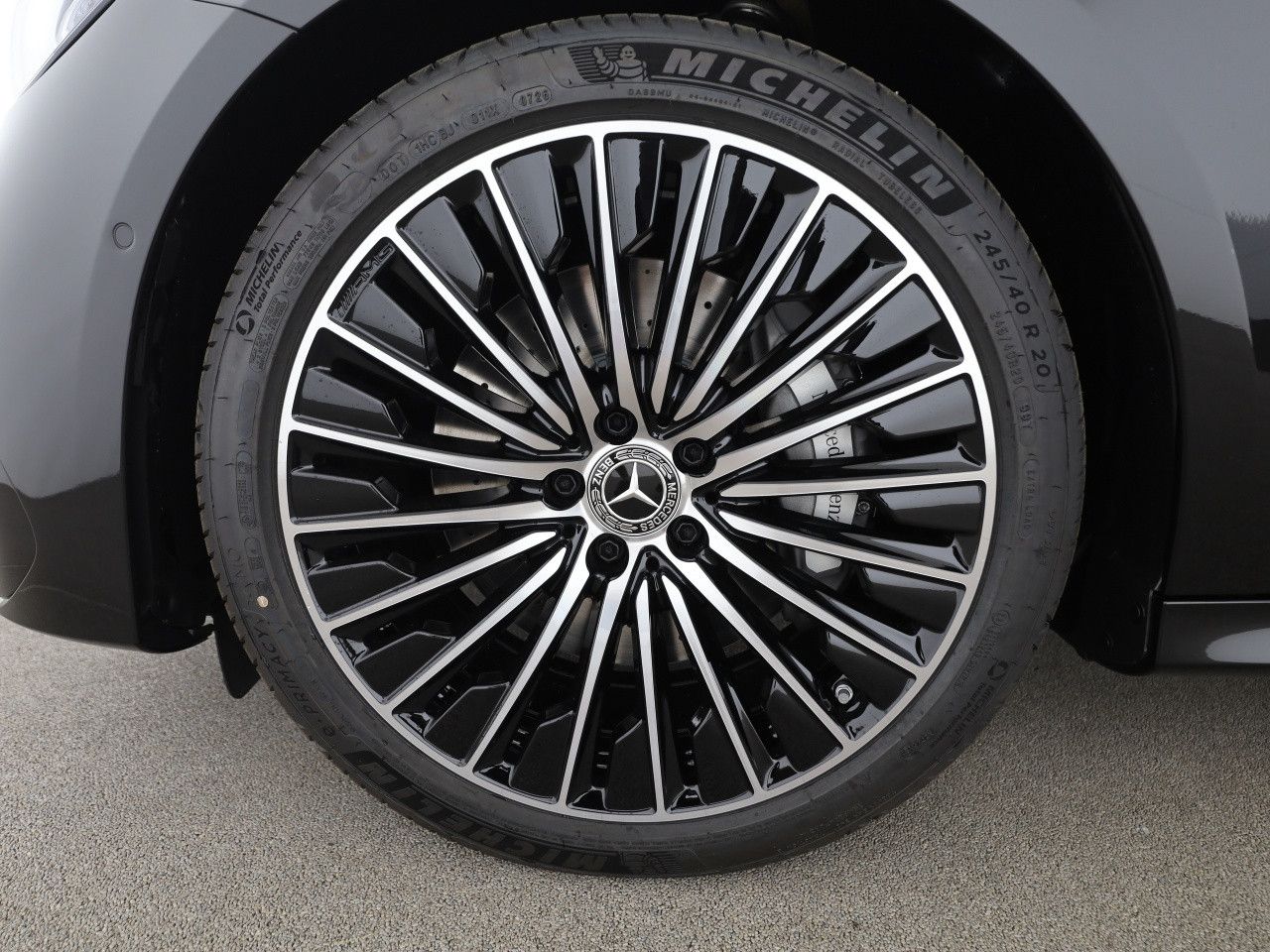 Mercedes-Benz E-Klasse – Bild 16