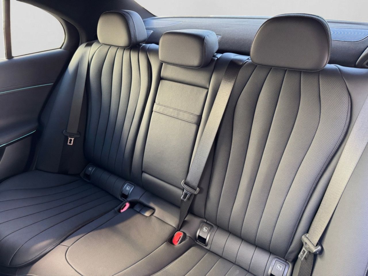 Mercedes-Benz E-Klasse – Bild 9