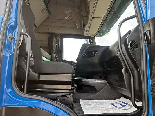 Vehicle image 15 / 15