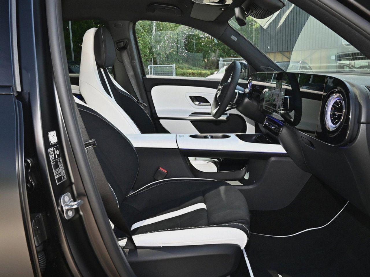 Mercedes-Benz GLB – Bild 2