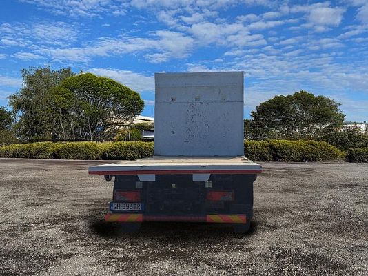 Vehicle image 10 / 22