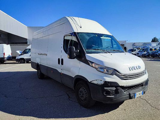 Vehicle image 3 / 11
