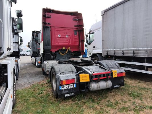 Vehicle image 9 / 17