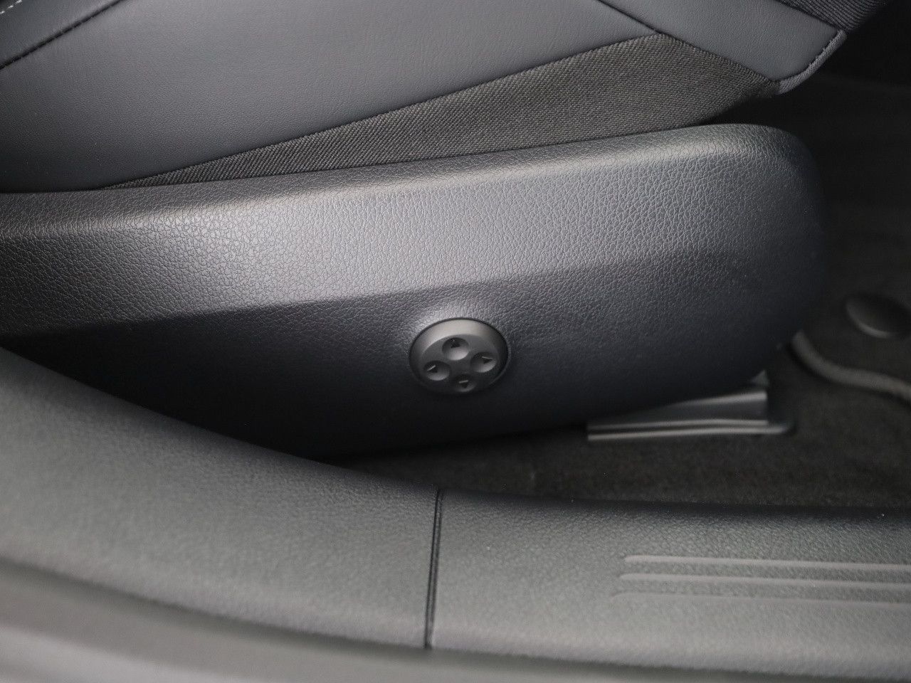 Mercedes-Benz E-Klasse – Bild 17