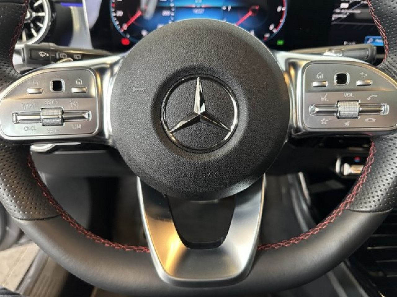 Imagem do ve&iacute;culo 16 / 19