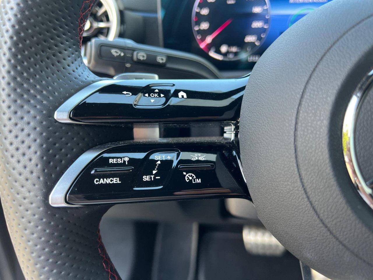 Photo du v&eacute;hicule 16 / 18