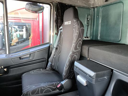 Vehicle image 14 / 17