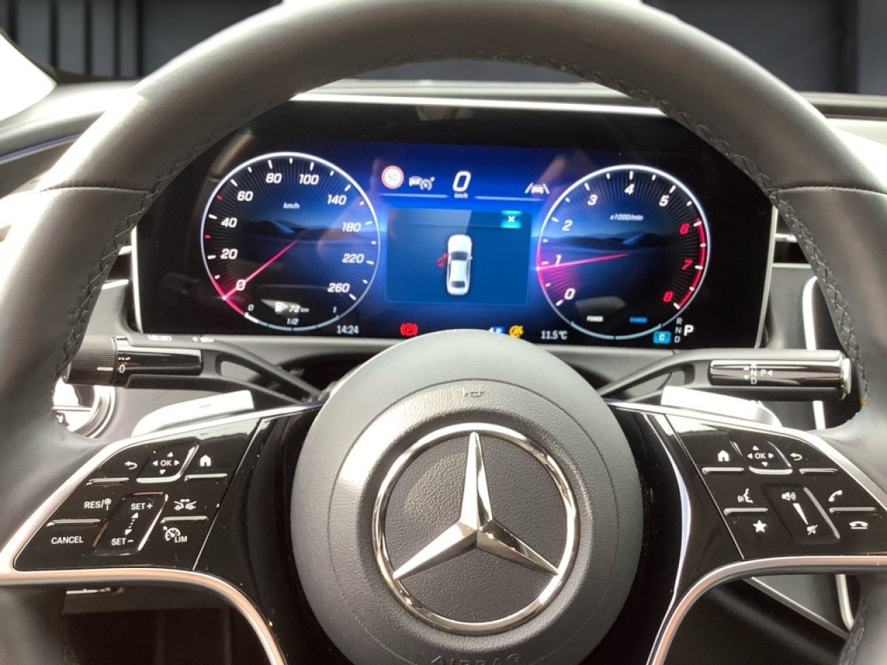 Mercedes-Benz E-Klasse – Bild 8