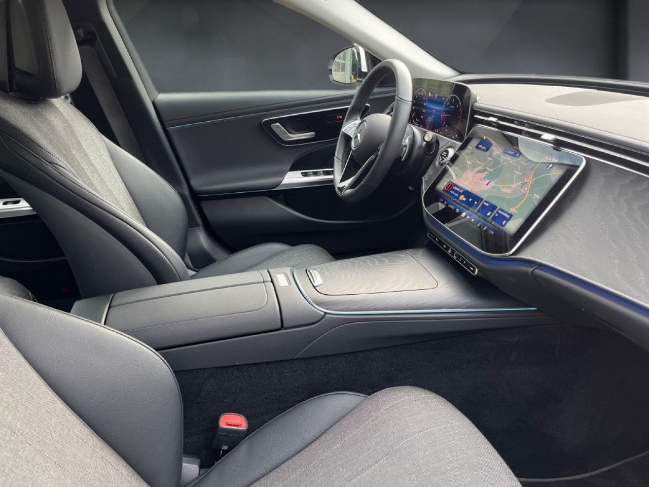Mercedes-Benz E-Klasse – Bild 17