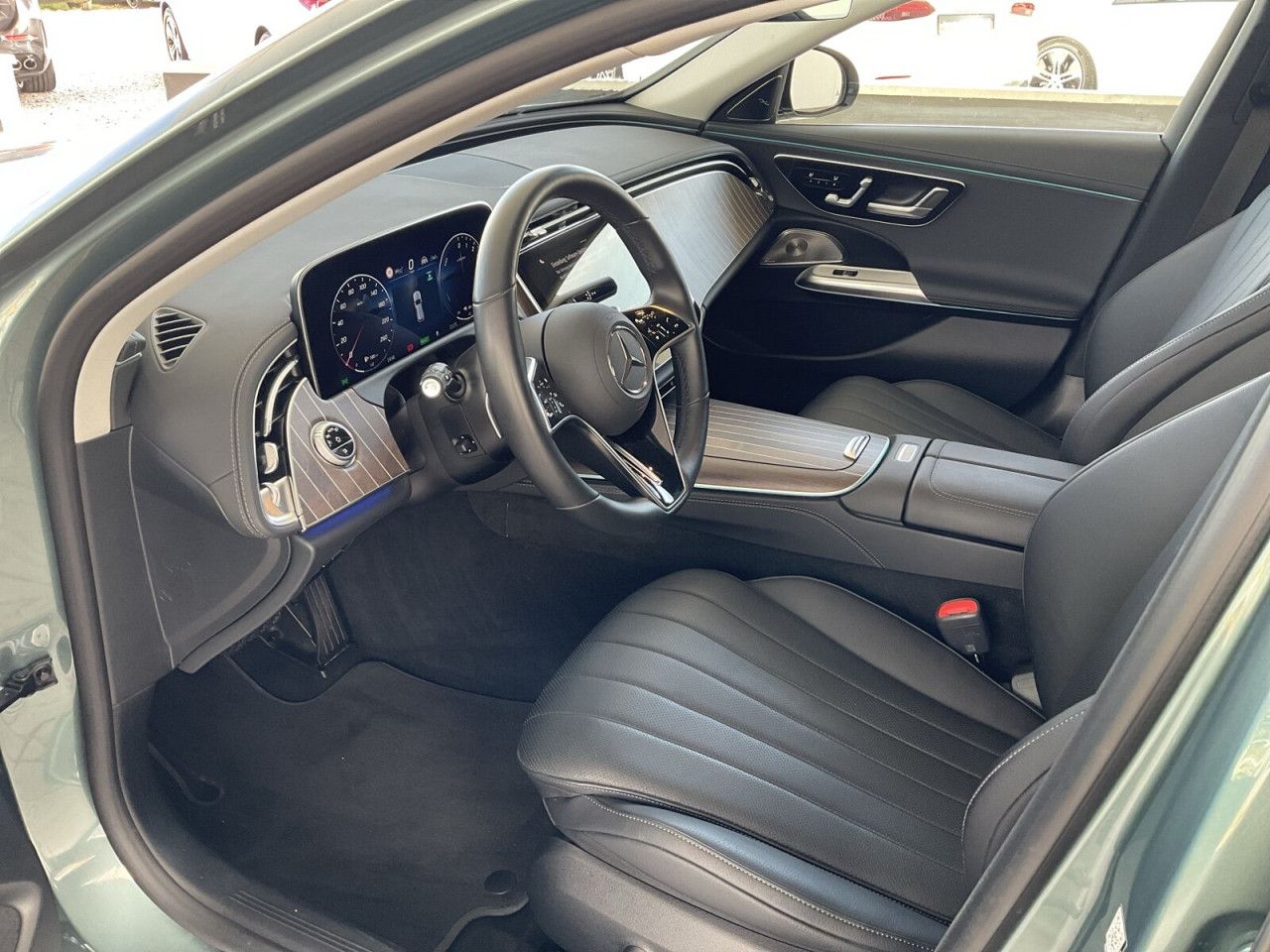 Mercedes-Benz E-Klasse – Bild 9