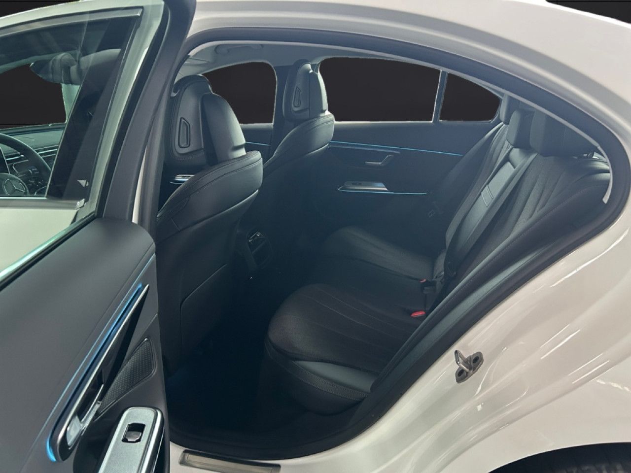 Mercedes-Benz E-Klasse – Bild 11