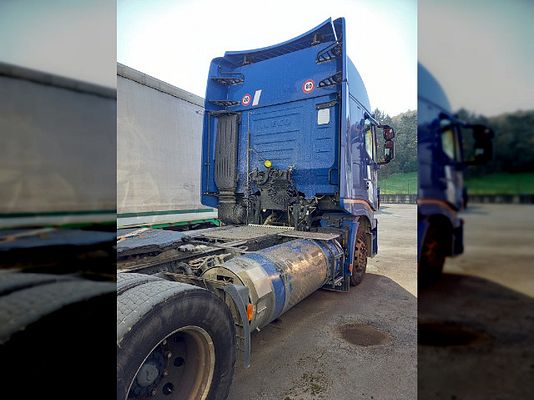 Vehicle image 4 / 4