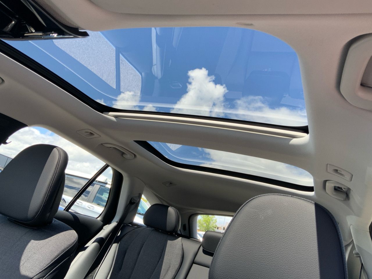 Mercedes-Benz E-Klasse – Bild 16