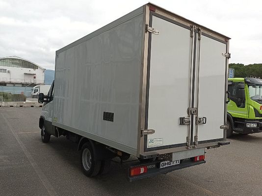 Vehicle image 4 / 5